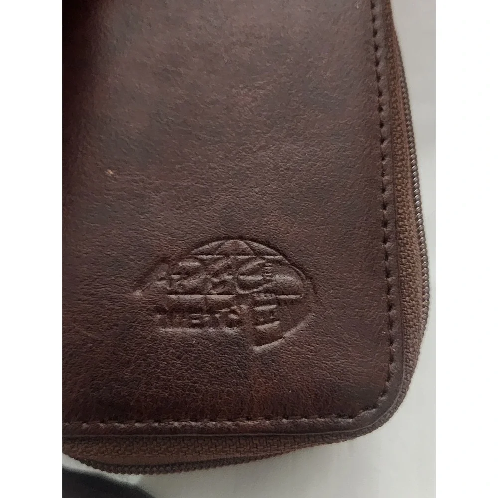 Vintage Brown Leather Zippered Key Case Holder with 6 Hooks Organizer